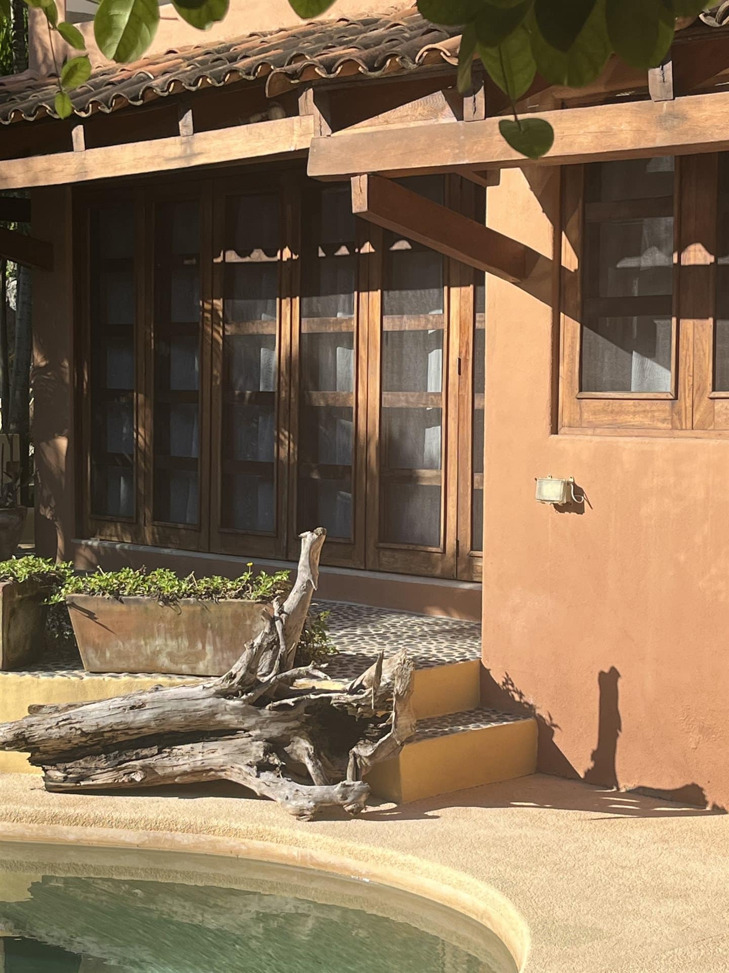 The Pool House - Image 5